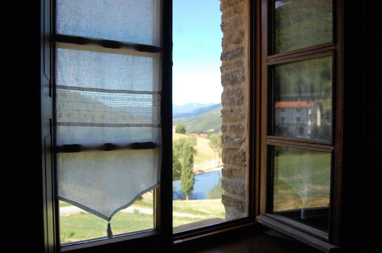 Appartamenti Cenni - Relais Su Lago Varsi Exterior foto