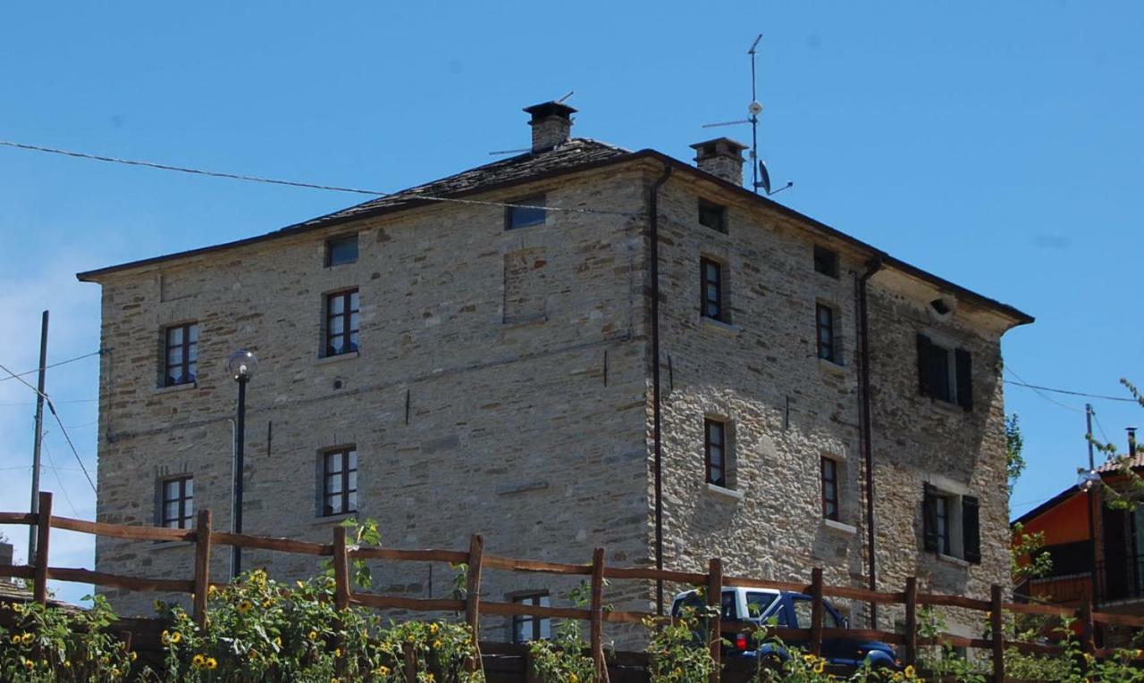 Appartamenti Cenni - Relais Su Lago Varsi Exterior foto